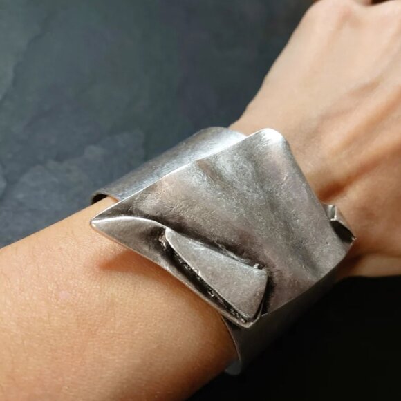 BRUTALIST Asymmetrical Cuff Bracelet, Antique Silver Statement Chunky BangleCUff - Picture 2 of 3